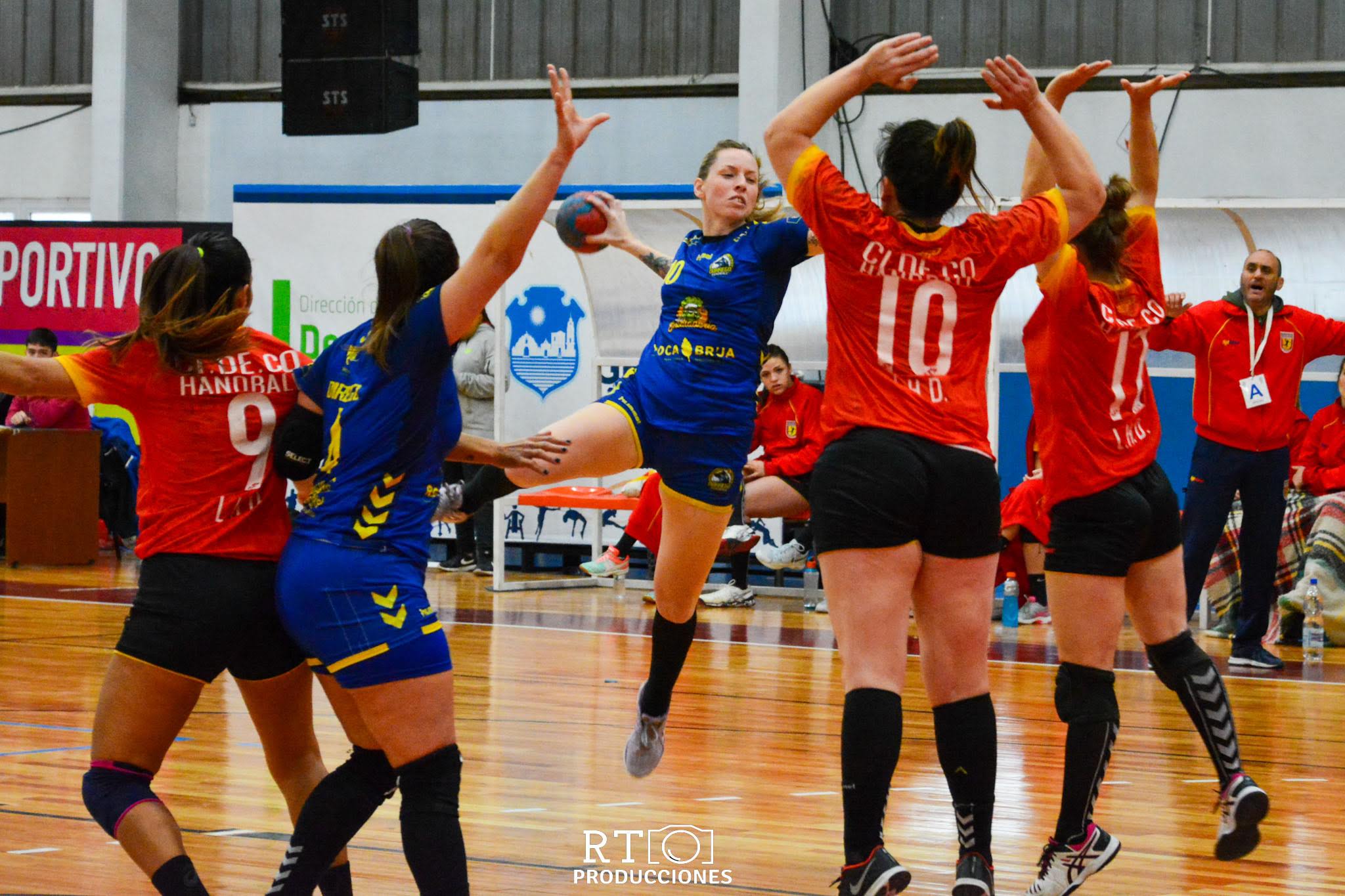 El Nacional Adulto femenino llega a su cierre en Ferro con el local ...